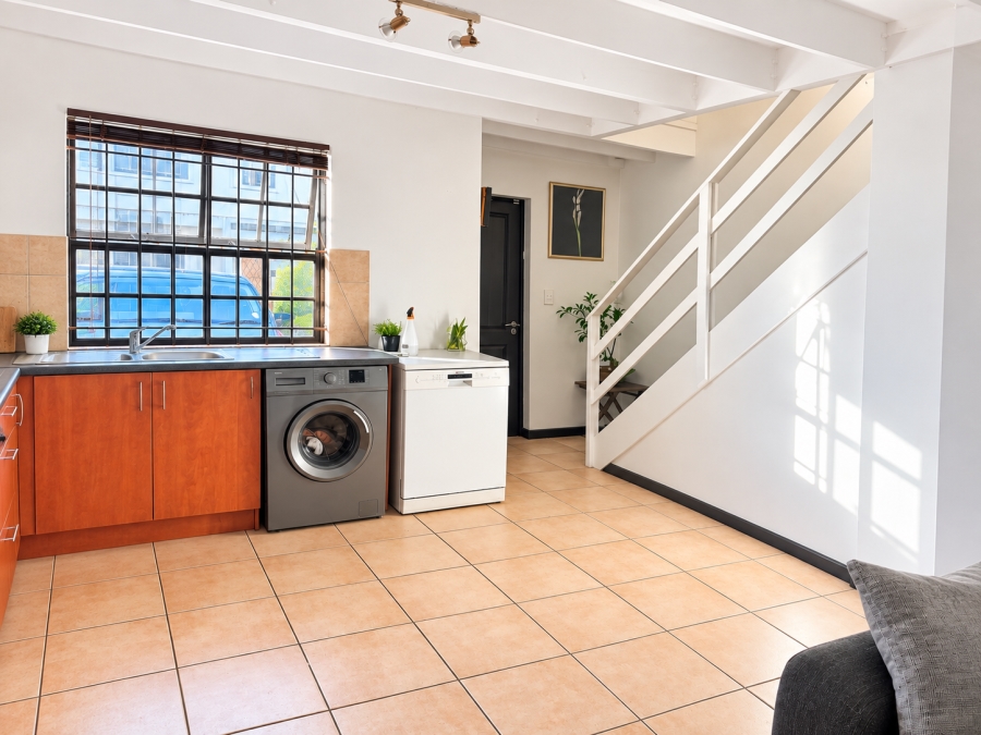 To Let 2 Bedroom Property for Rent in Observatory Western Cape